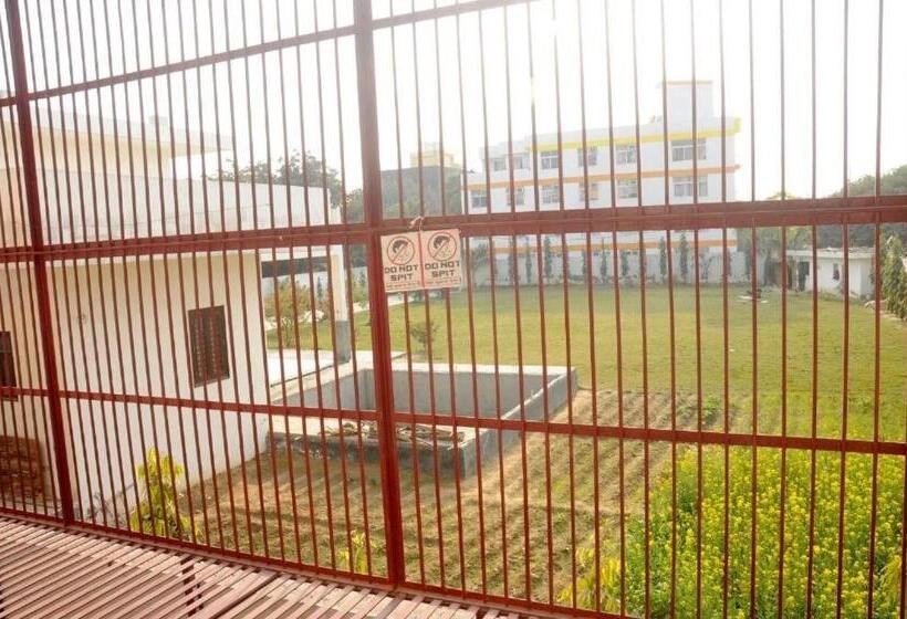 Hotel Collection O 81038 Royal Galaxy Inn