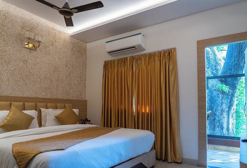 هتل Keshari Palace