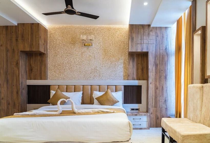 هتل Keshari Palace