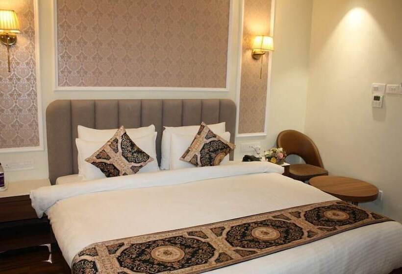 هتل Keshari Palace