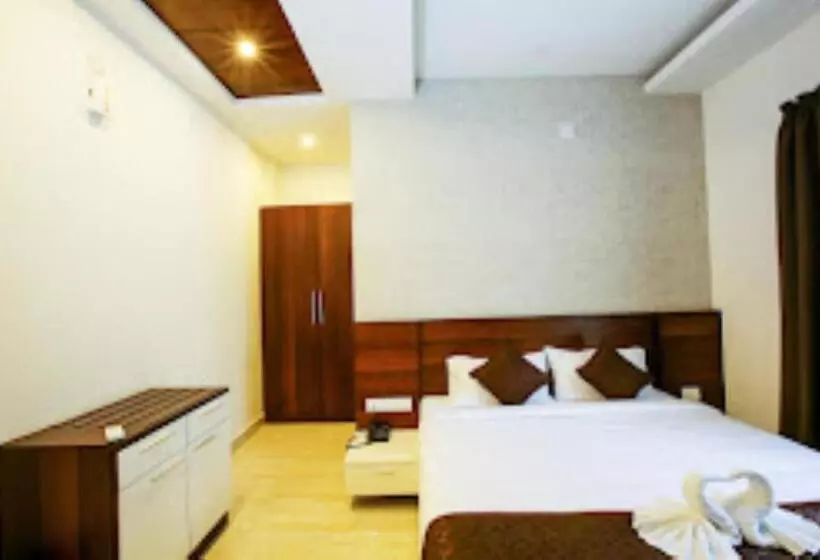 ホテル Mazus Inn Kerala