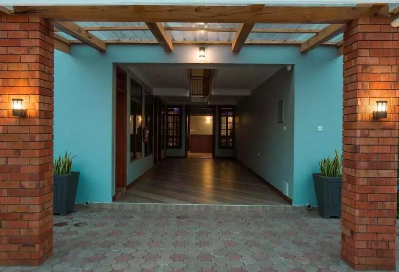 Medan Hotel & Apartments