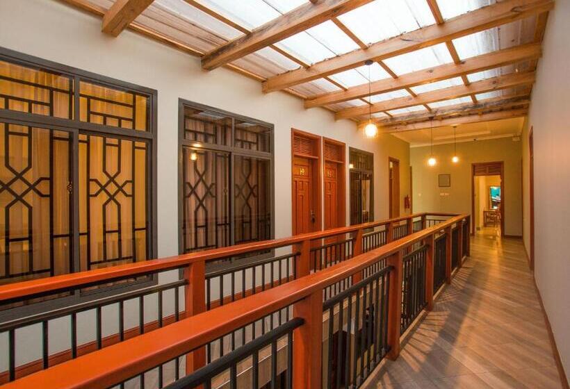 Medan Hotel & Apartments