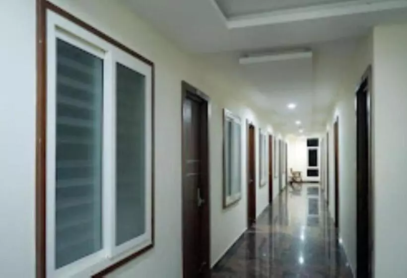 ホテル Nivetha Grand , Coimbatore
