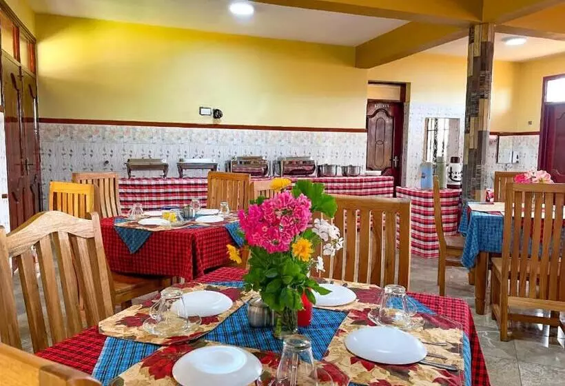 ホテル Upendo Safari Lodge