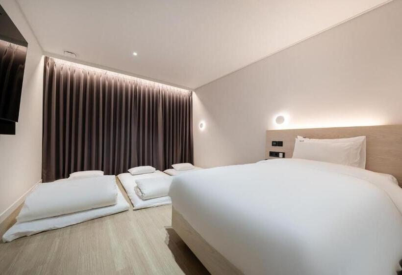 Hound Hotel Mokpo Peace Plaza