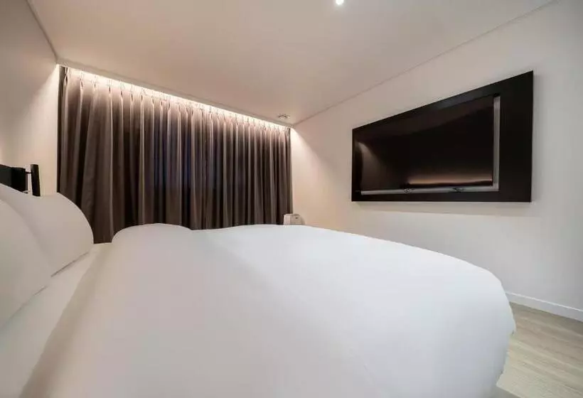 Hound Hotel Mokpo Peace Plaza