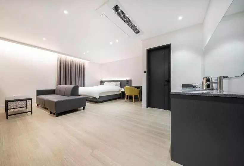 Hound Hotel Mokpo Peace Plaza