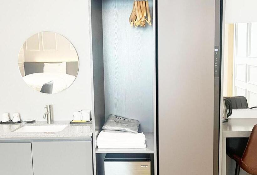 Hound Hotel Mokpo Peace Plaza