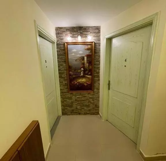 مُتل Classy Hostel