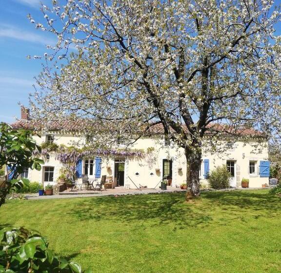 Papillons B&b Beauty, Comfort And Peace 25 Mins From Puy Du Fou