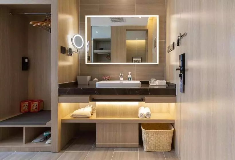 Atour Light Hotel Jinan International Covention Centre