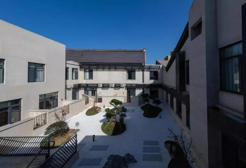 Atour Light Hotel Jinan International Covention Centre