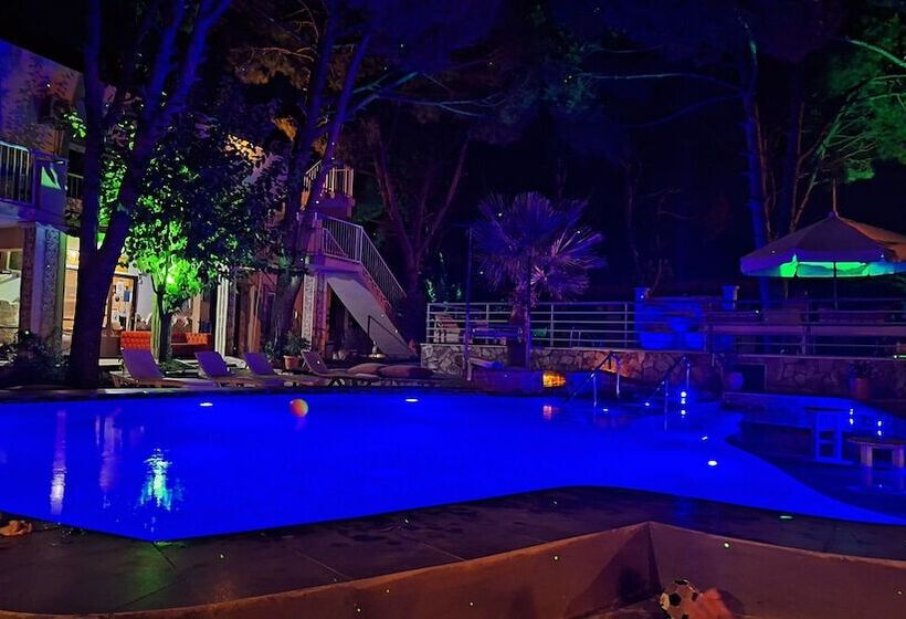 Efes Hidden Garden Resort Otel