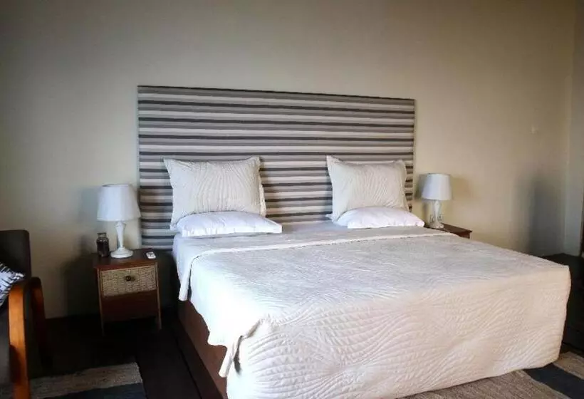 ホテル Cliffhaven Beach Resort