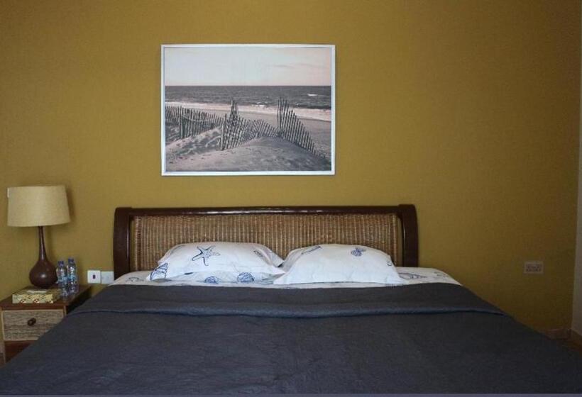 Hotel Cliffhaven Beach Resort