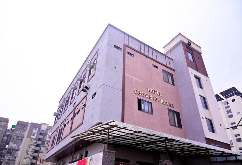 هتل Crown Royal