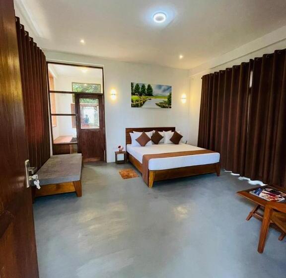 هتل Rock N Fall Nature Resort