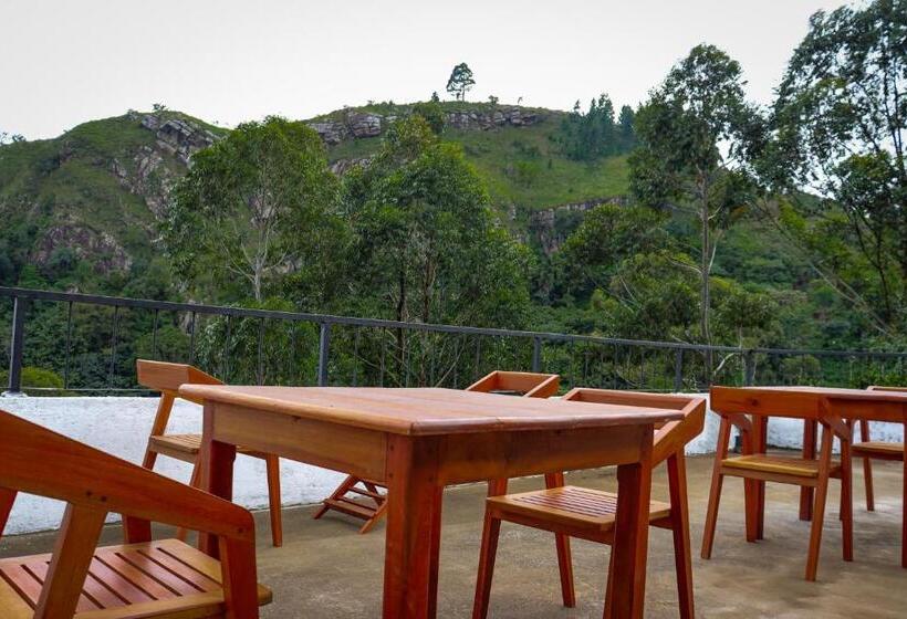 هتل Rock N Fall Nature Resort