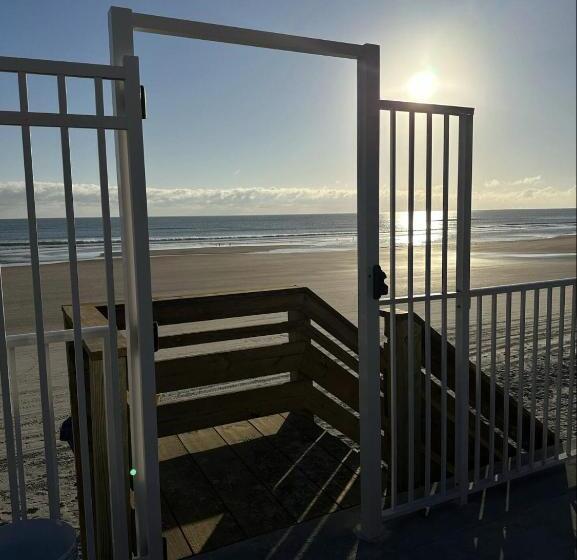 Ocean Front Condo On The Beach