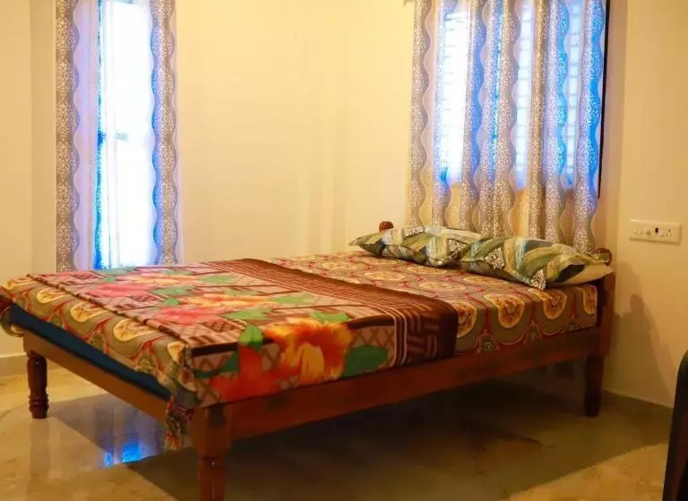 پانسیون Bhuthaa Cottage Stay