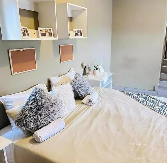تختخواب و صبحانه Cebos Accomodation