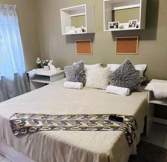 تختخواب و صبحانه Cebos Accomodation