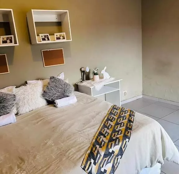 تختخواب و صبحانه Cebos Accomodation