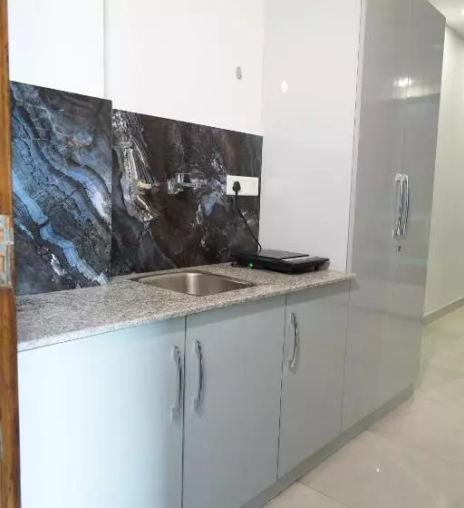 ベッドアンドブレックファースト Rentdoor  Luxury Studio Service Apartment Sector  46
