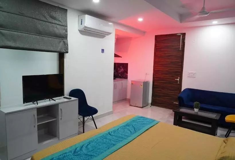 ベッドアンドブレックファースト Rentdoor  Luxury Studio Service Apartment Sector  46