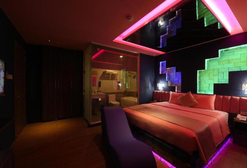 هتل Chiic House 5   Khách Sạn Tình Yêu