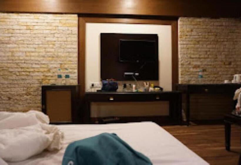 Отель Mpt Jungle Camp, Panna