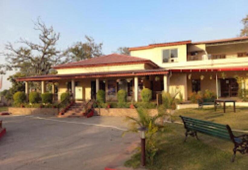 Отель Mpt Jungle Camp, Panna