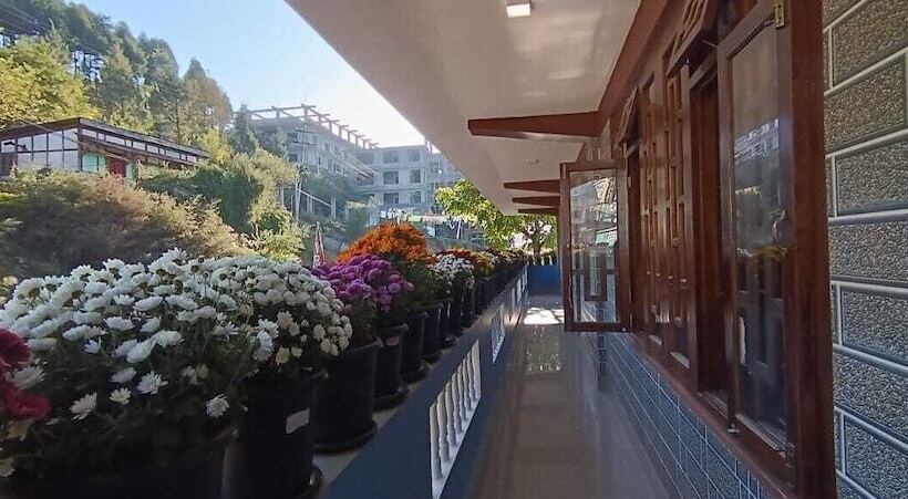 בית מלון כפרי Vivid Tawang