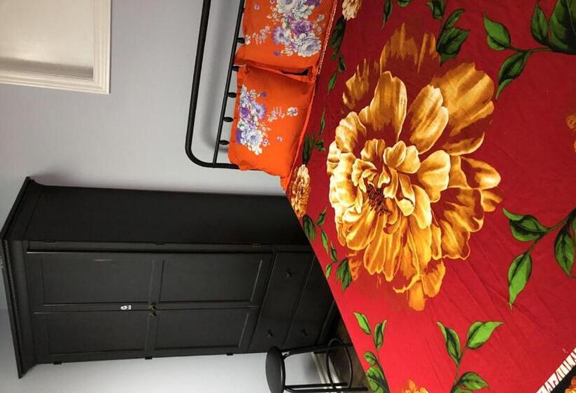 Panzió Affordable Holiday Home Shay B02