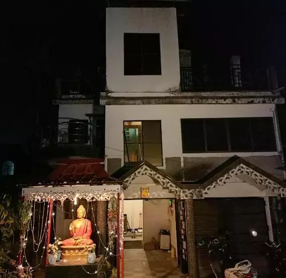ペンション Buddha Kuthir