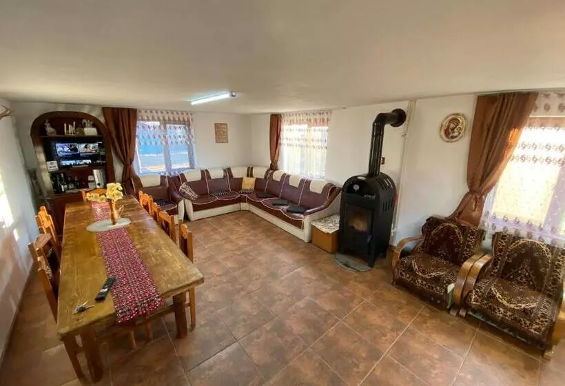 Majatalo Cabana Bradu Moșului