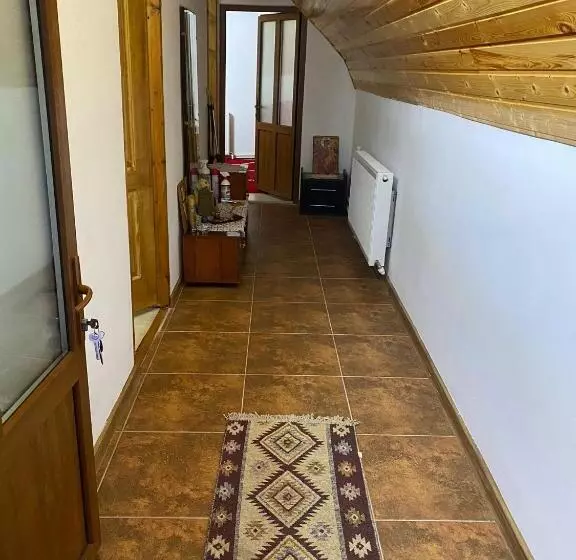 Majatalo Cabana Bradu Moșului