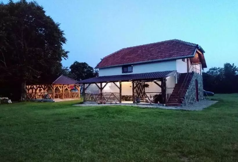 Majatalo Cabana Bradu Moșului