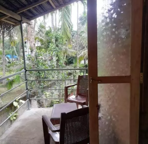 پانسیون Jungle Clay House Mirissa