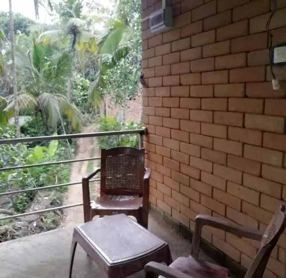 پانسیون Jungle Clay House Mirissa