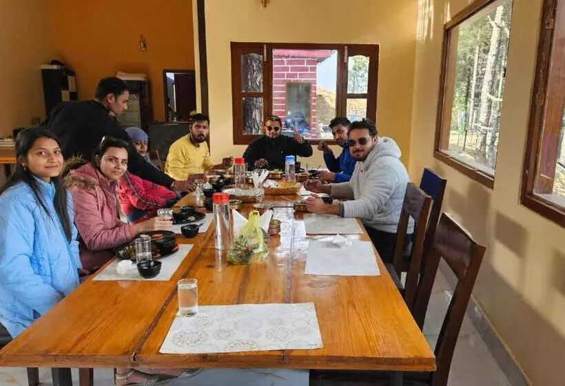 Lomakeskus Shiv Forest Villas