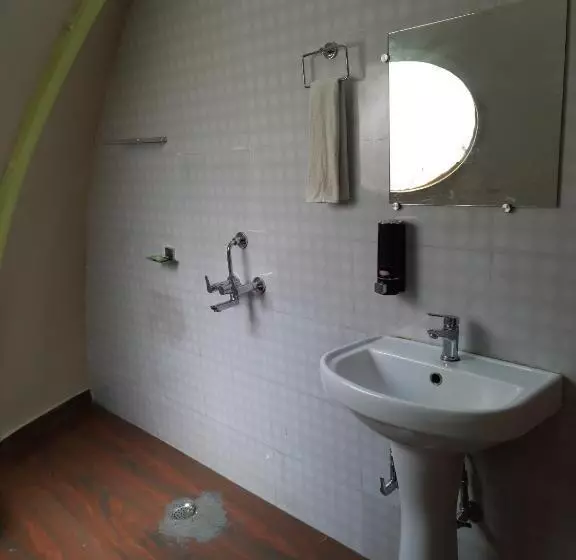 Lomakeskus Shiv Forest Villas