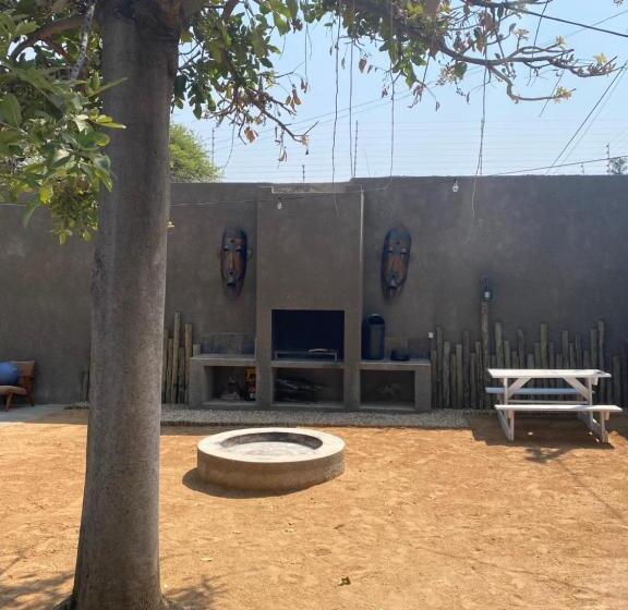 هاستل Nambani House