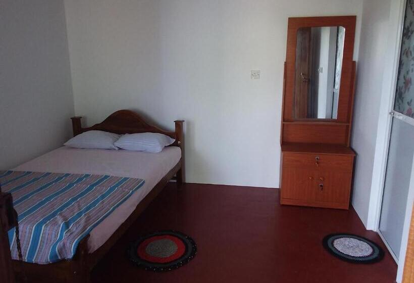 ベッドアンドブレックファースト Leona Guest Inn