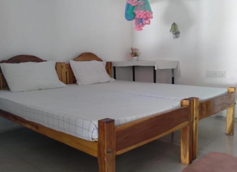 ベッドアンドブレックファースト Leona Guest Inn