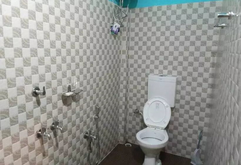 Hotelli 3 Star Lodge