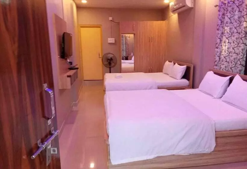 Hotelli 3 Star Lodge