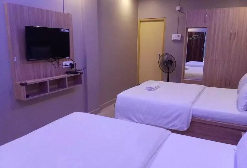 Hotelli 3 Star Lodge