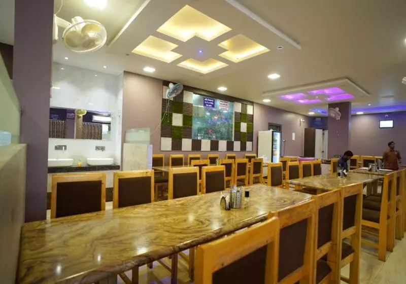 Hotelli Aarti Celebration